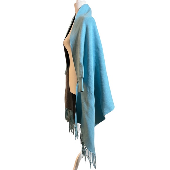 NWT The Game Changer Wrap Poncho Fringe - Picture 3 of 9